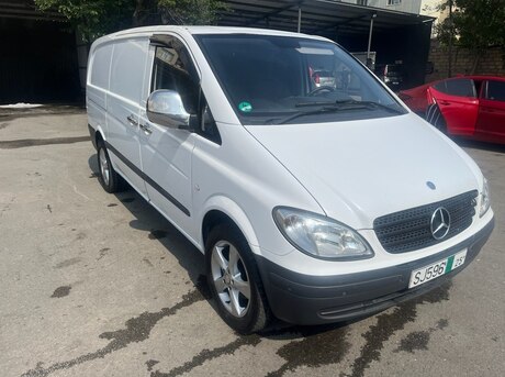 Mercedes  2010