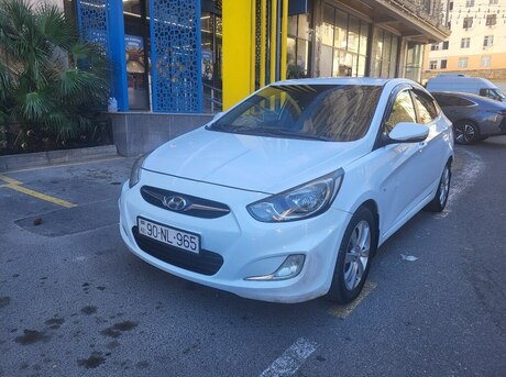 Hyundai Accent 2012