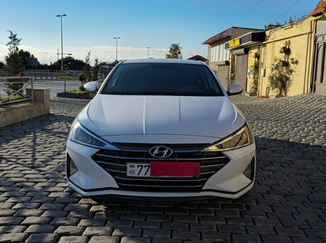 Hyundai Elantra 2019