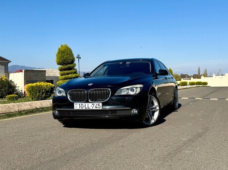 BMW 750 2009
