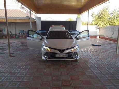 Toyota Camry 2019