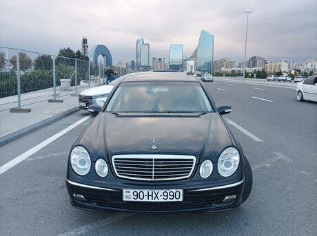 Mercedes E 240 2003