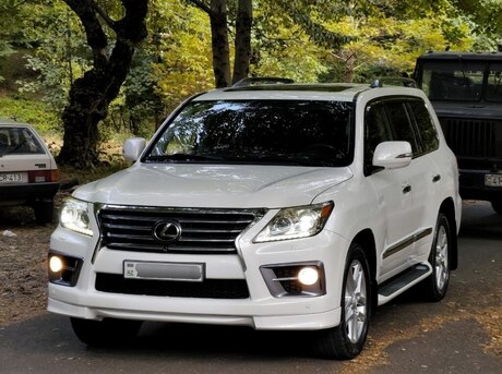 Lexus LX 570 2013