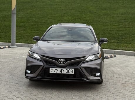 Toyota Camry 2021
