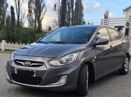 Hyundai Accent 2012