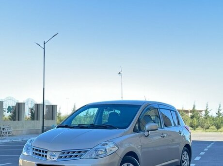 Nissan Tiida 2011