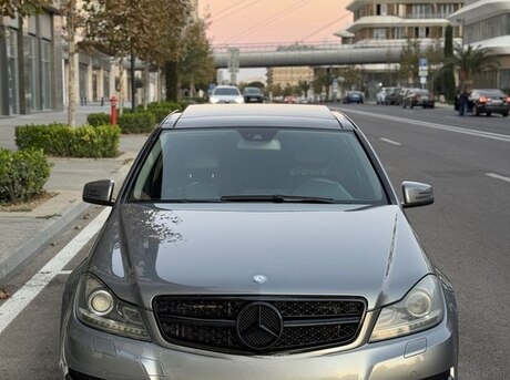 Mercedes C 200
