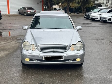 Mercedes C 240