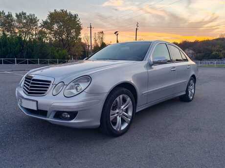 Mercedes E 220