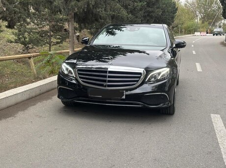 Mercedes E 300 4MATIC 2017