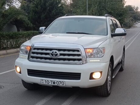Toyota Sequoia 2013