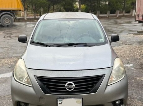 Nissan Versa