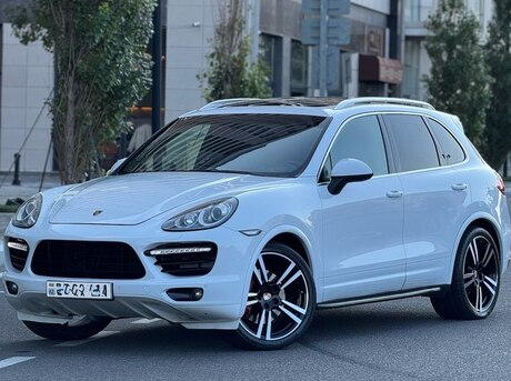 Porsche Cayenne GTS 2013