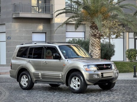 Mitsubishi Pajero 2001
