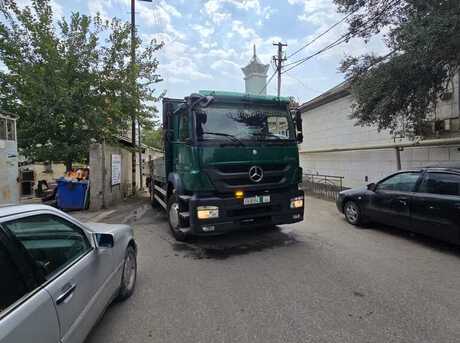 Mercedes Axor 2533 2011