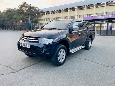 Mitsubishi L200 2013
