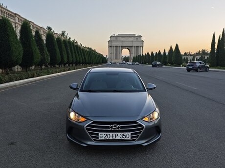 Hyundai Elantra 2017