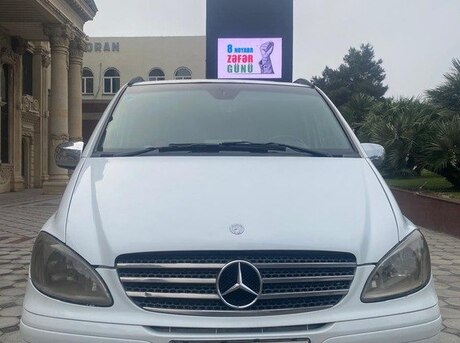Mercedes  2010