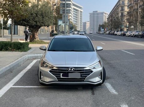 Hyundai Elantra 2018