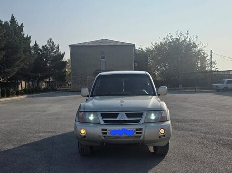 Mitsubishi Pajero 2004