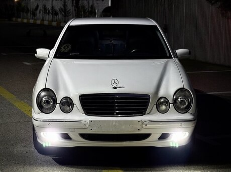 Mercedes E 220 2000