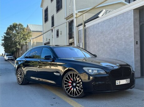 BMW 750 2010