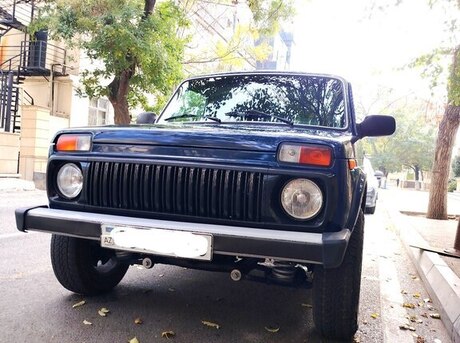 LADA (VAZ) Niva 2010