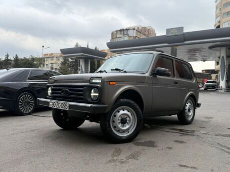 LADA (VAZ) Niva 2015