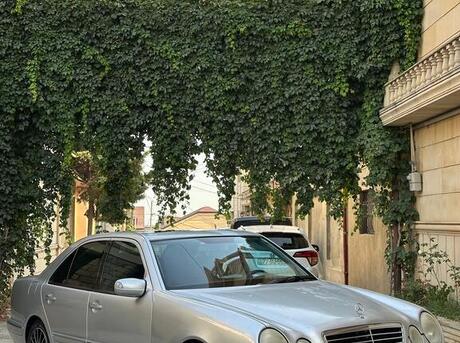 Mercedes E 280 2001