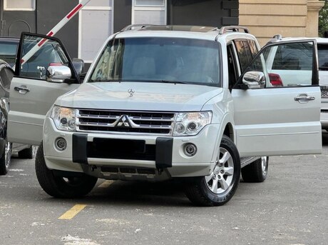 Mitsubishi Pajero 2010