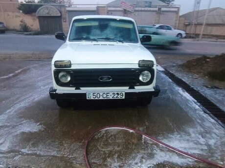 LADA (VAZ) Niva 2011