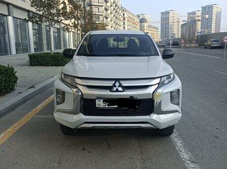 Mitsubishi L200 2021