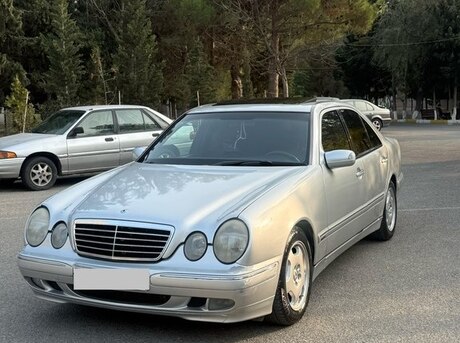Mercedes E 220 2002