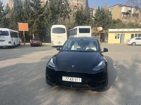 Tesla Model Y 2023