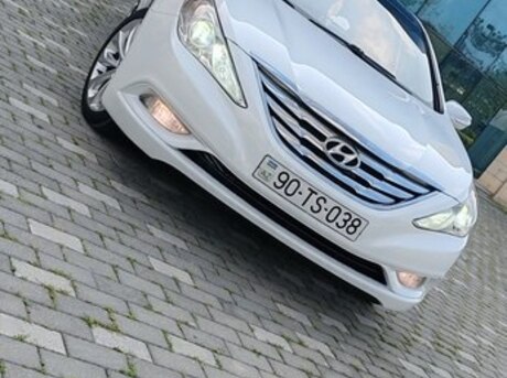 Hyundai Sonata 2010