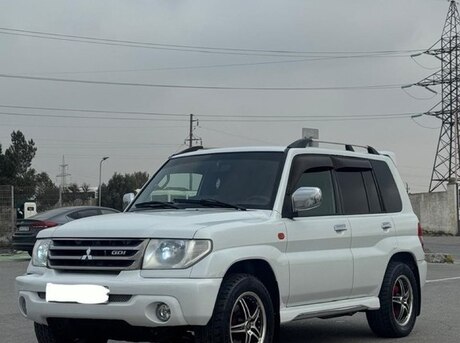 Mitsubishi Pajero io 2002