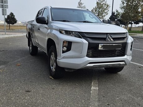 Mitsubishi L200 2021