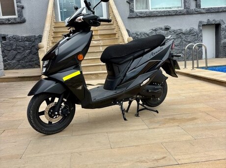 Suzuki  2023