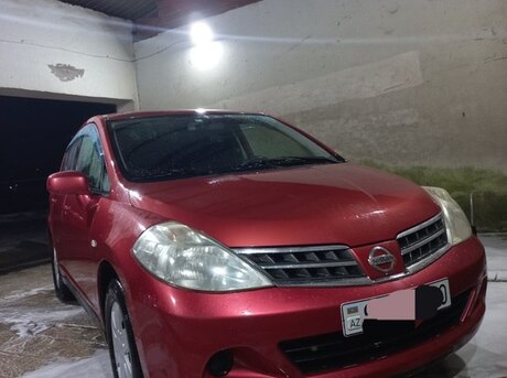 Nissan Tiida 2011