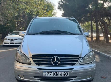 Mercedes Viano 2004