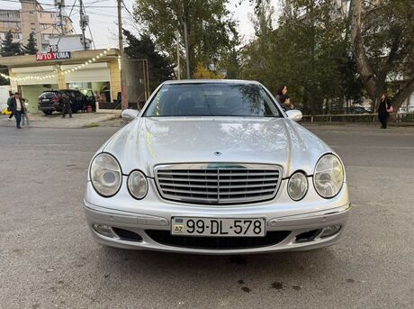 Mercedes E 240 2003