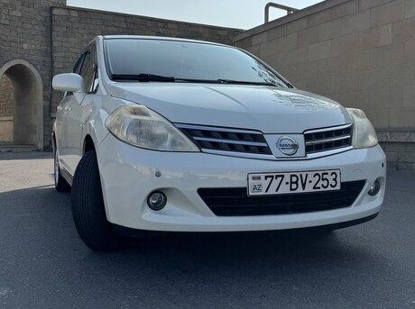 Nissan Tiida 2012