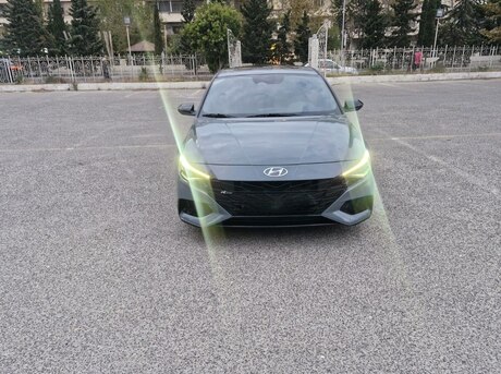 Hyundai  2022