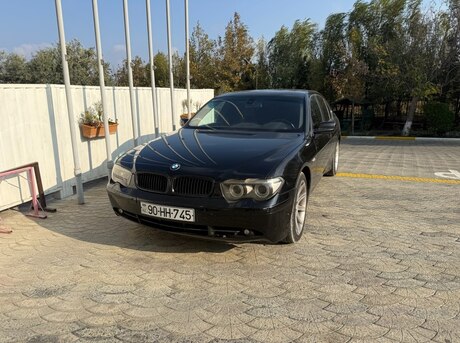 BMW 745 2004