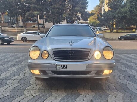 Mercedes E 220 2000
