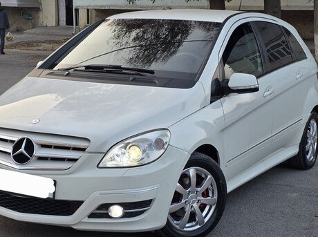Mercedes B 180