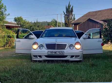 Mercedes E 220 2000