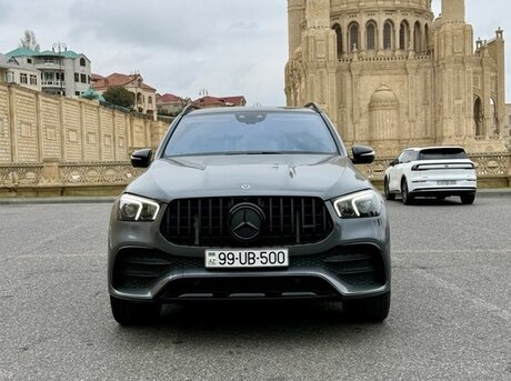 Mercedes  2020