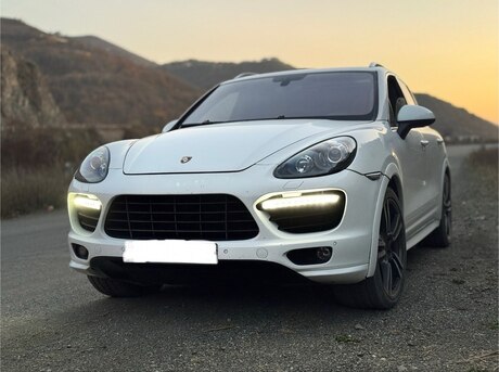 Porsche Cayenne GTS 2013