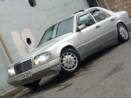 Mercedes 220 E 1993